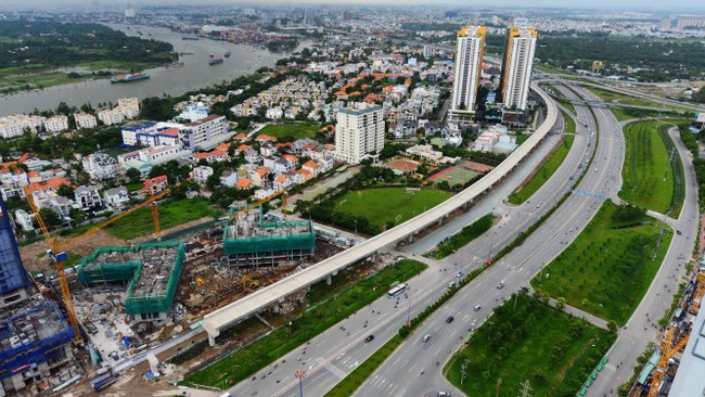 Một đoạn metro số 1 đang xây dựng.